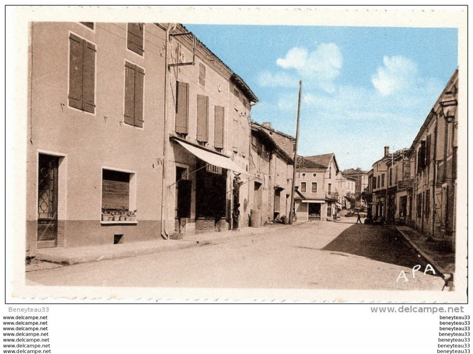 CPA (Réf : H571) 19. MONCLAR-de-QUERCY (TARN-et-GARONNE 82) Avenue De Montauban. (animée) - Montclar De Quercy