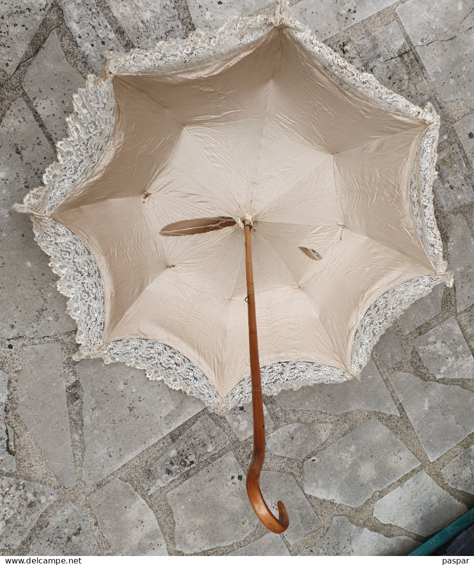 Ancienne Ombrelle En Dentelle - Fin 19ème Ou Début 20ème - Umbrellas, Parasols