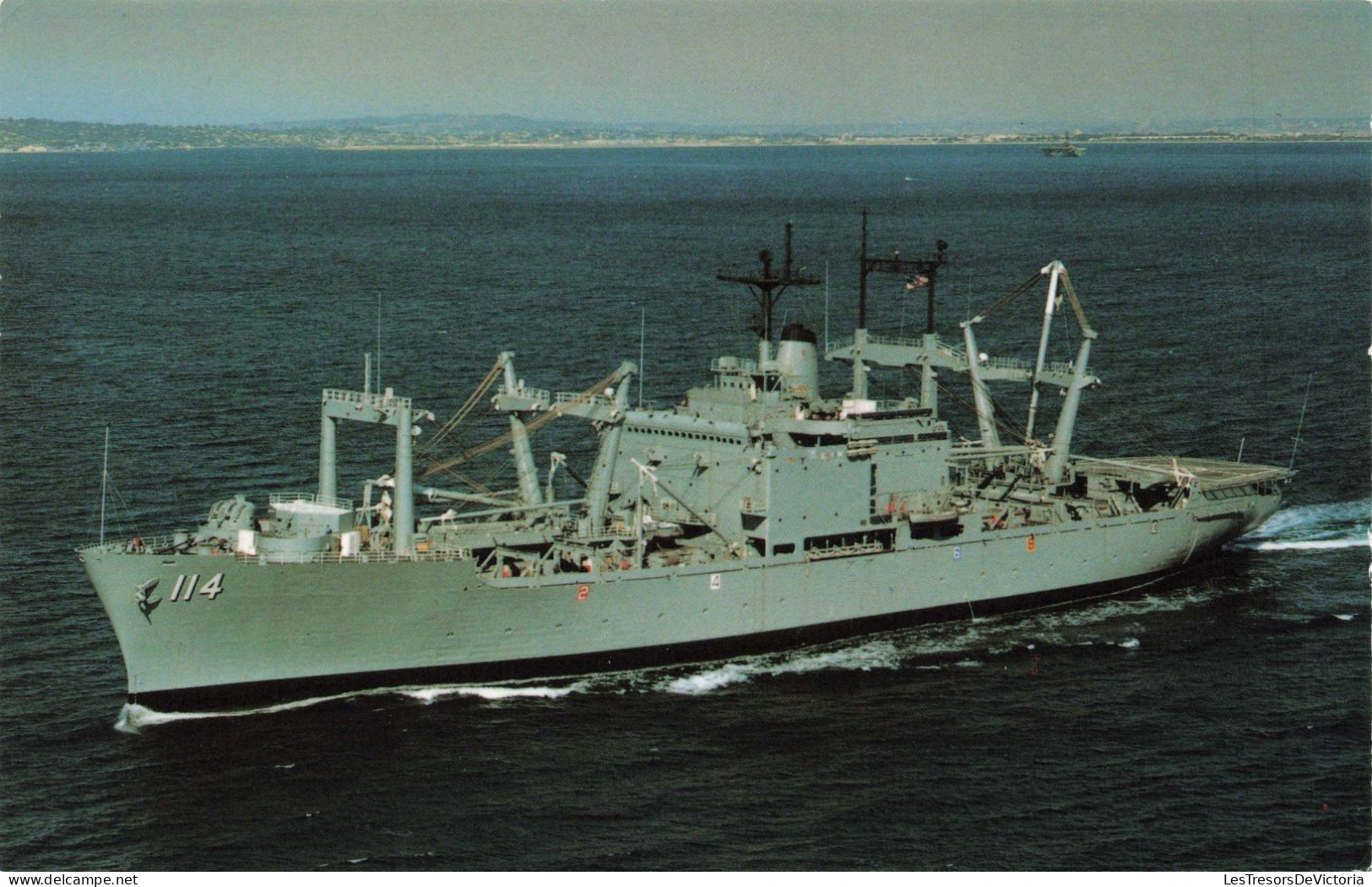 TRANSPORT - Bateaux - USS Durham (LKA-114) - Amphibious Cargo Ship -  Carte Postale - Rimorchiatori