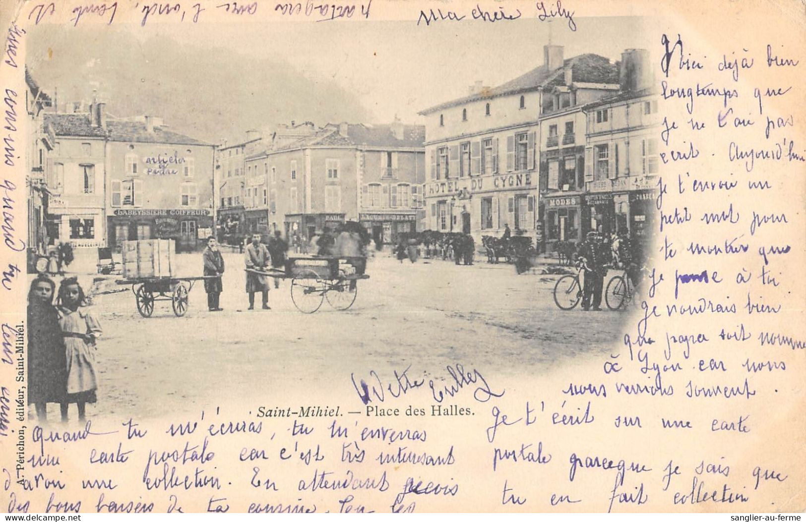 CPA 55 SAINT MIHIEL / PLACE DES HALLES - Autres & Non Classés