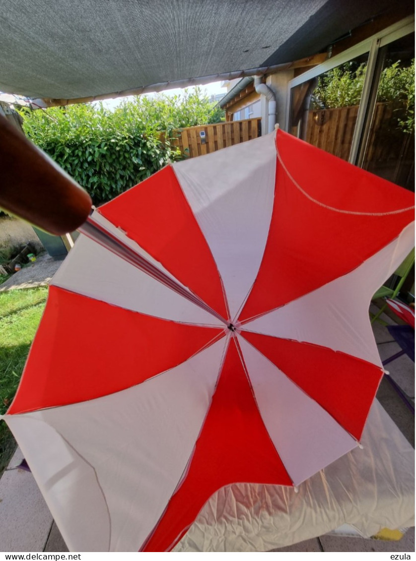 Parapluie  Cloche Ou Casque Très Original  Avec Son Fourreau- Hauteur 0.96 - Sombrillas & Paraguas