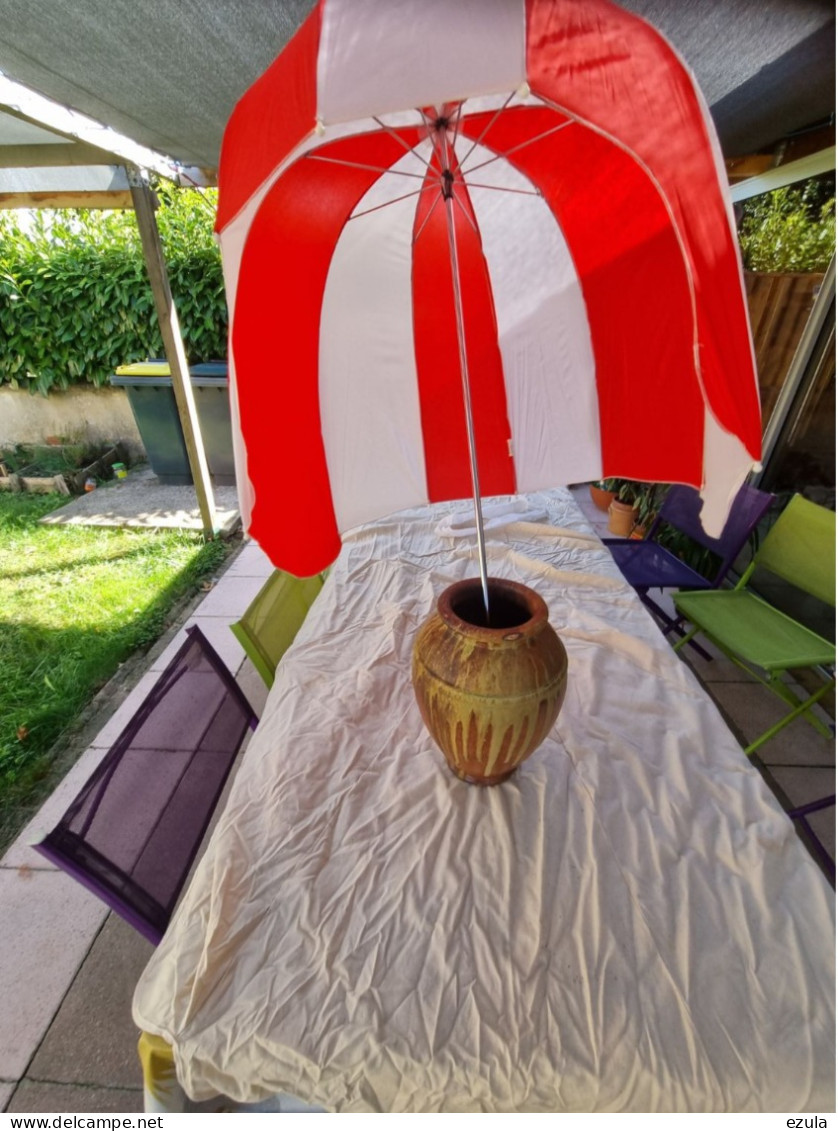 Parapluie  Cloche Ou Casque Très Original  Avec Son Fourreau- Hauteur 0.96 - Regenschirme