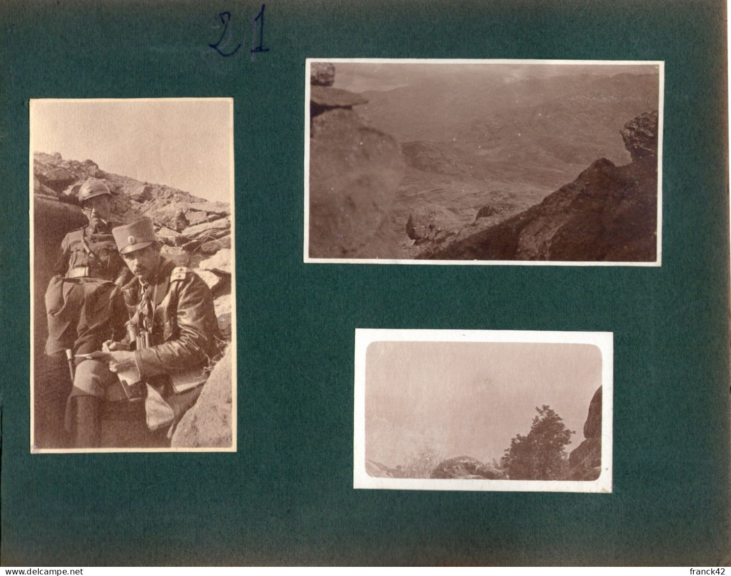 6 Petites Photos Collées Sur Carton Format A5. Soldats, Artillerie Et Tranchées - 1914-18