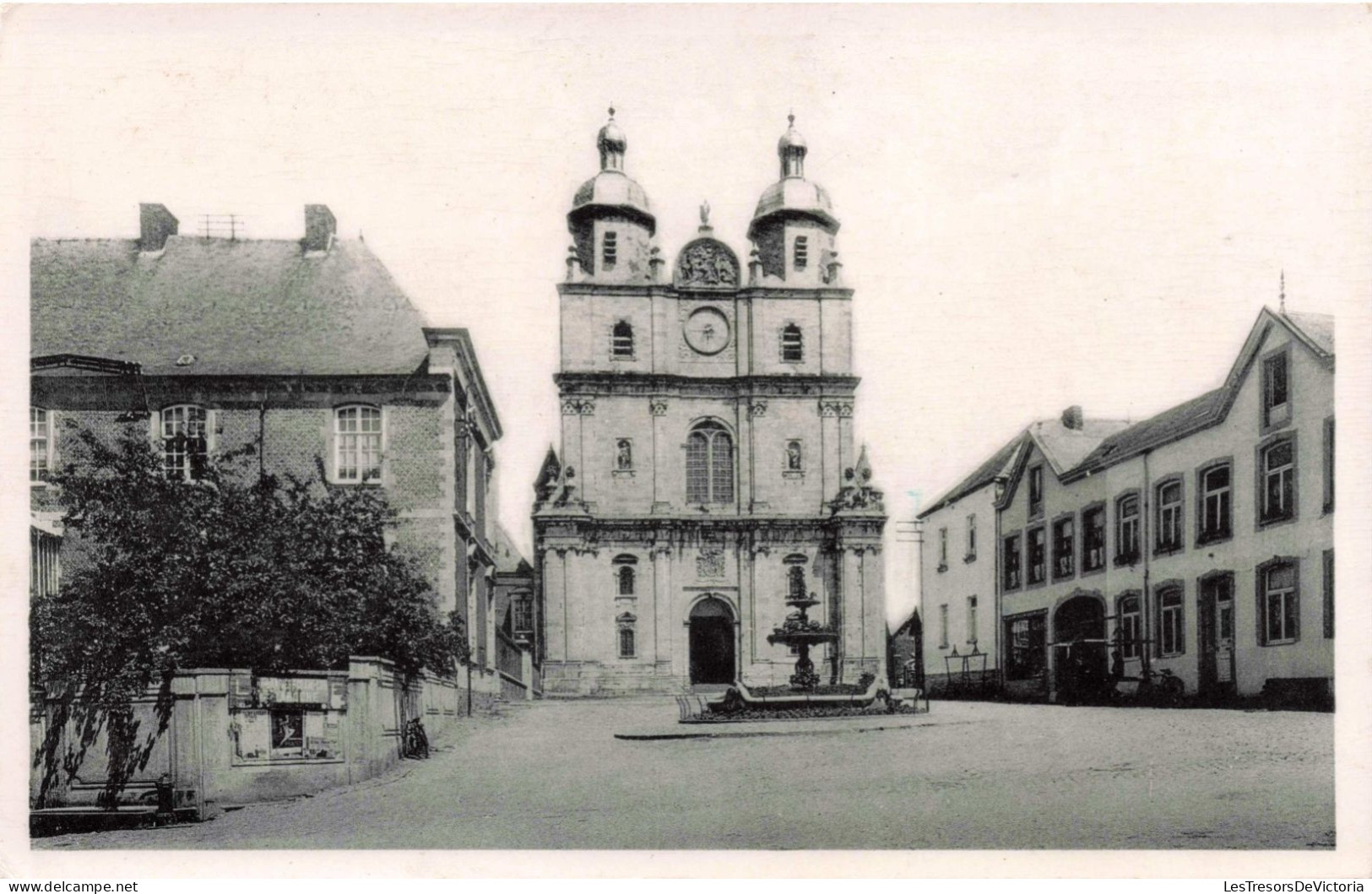 BELGIQUE - Saint Hubert - La Basilique -  Carte Postale Ancienne - Saint-Hubert