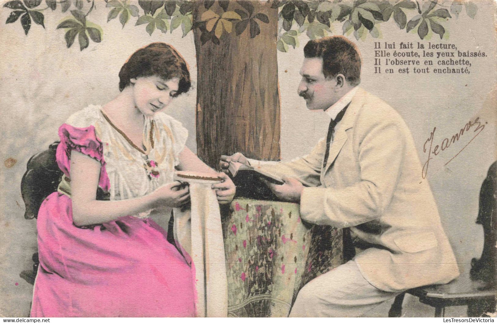 COUPLE - Il Lui Fait La Lecture - Elle écoute, Les Yeux Baissés - Carte Postale Ancienne - Paare