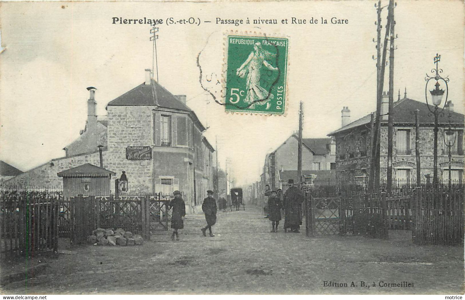 PIERRELAYE - Passage à Niveau Et Rue De La Gare. - Pierrelaye