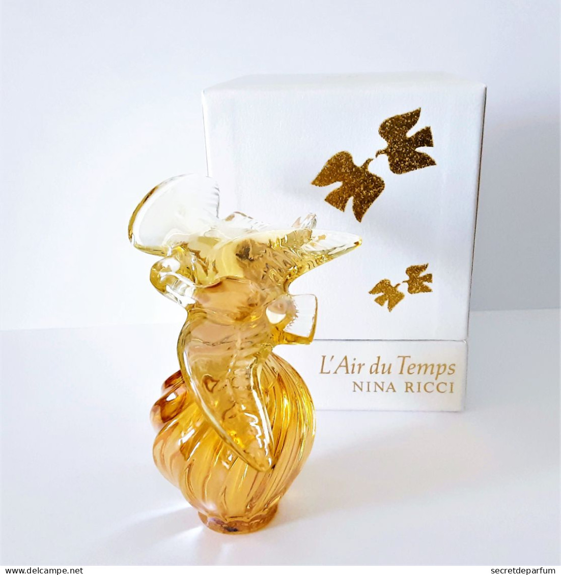 flacon L'AIR du TEMPS de NINA RICCI PARFUM 15 ml  Flacon LALIQUE  COLOMBE AMBRÉE   Edition Limitée  390 / 914 + Boite