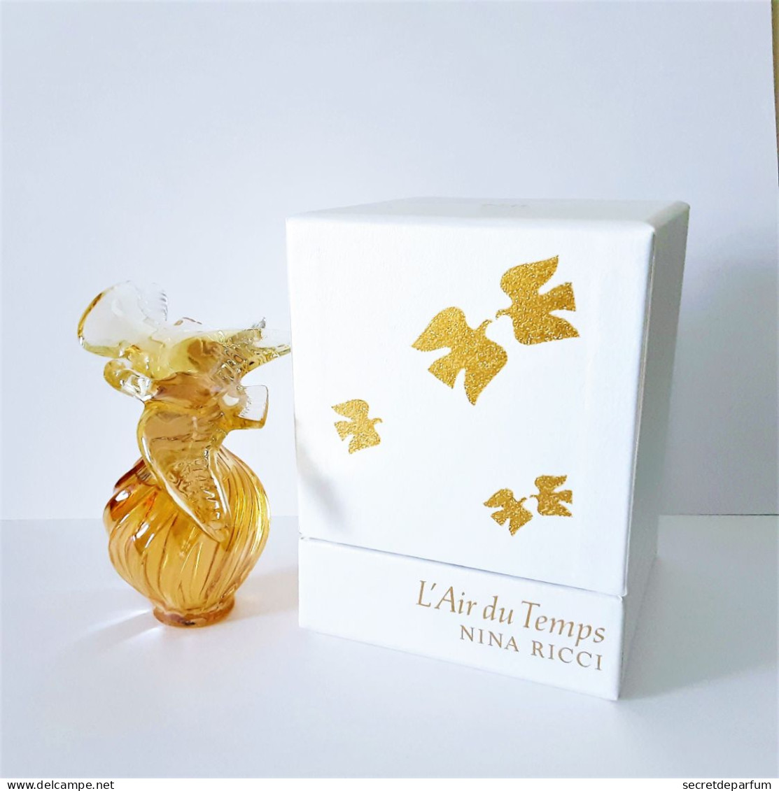 flacon L'AIR du TEMPS de NINA RICCI PARFUM 15 ml  Flacon LALIQUE  COLOMBE AMBRÉE   Edition Limitée  390 / 914 + Boite