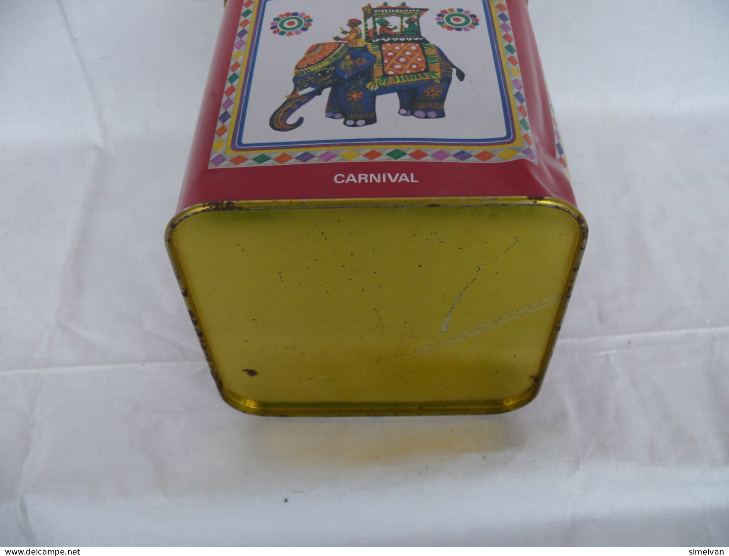 Vintage Old India Tosh's Carnival Tea Tin Metal Box #1633