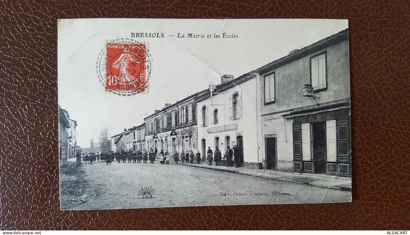 Bressols , La Mairie Et Les écoles , Café - Bressols