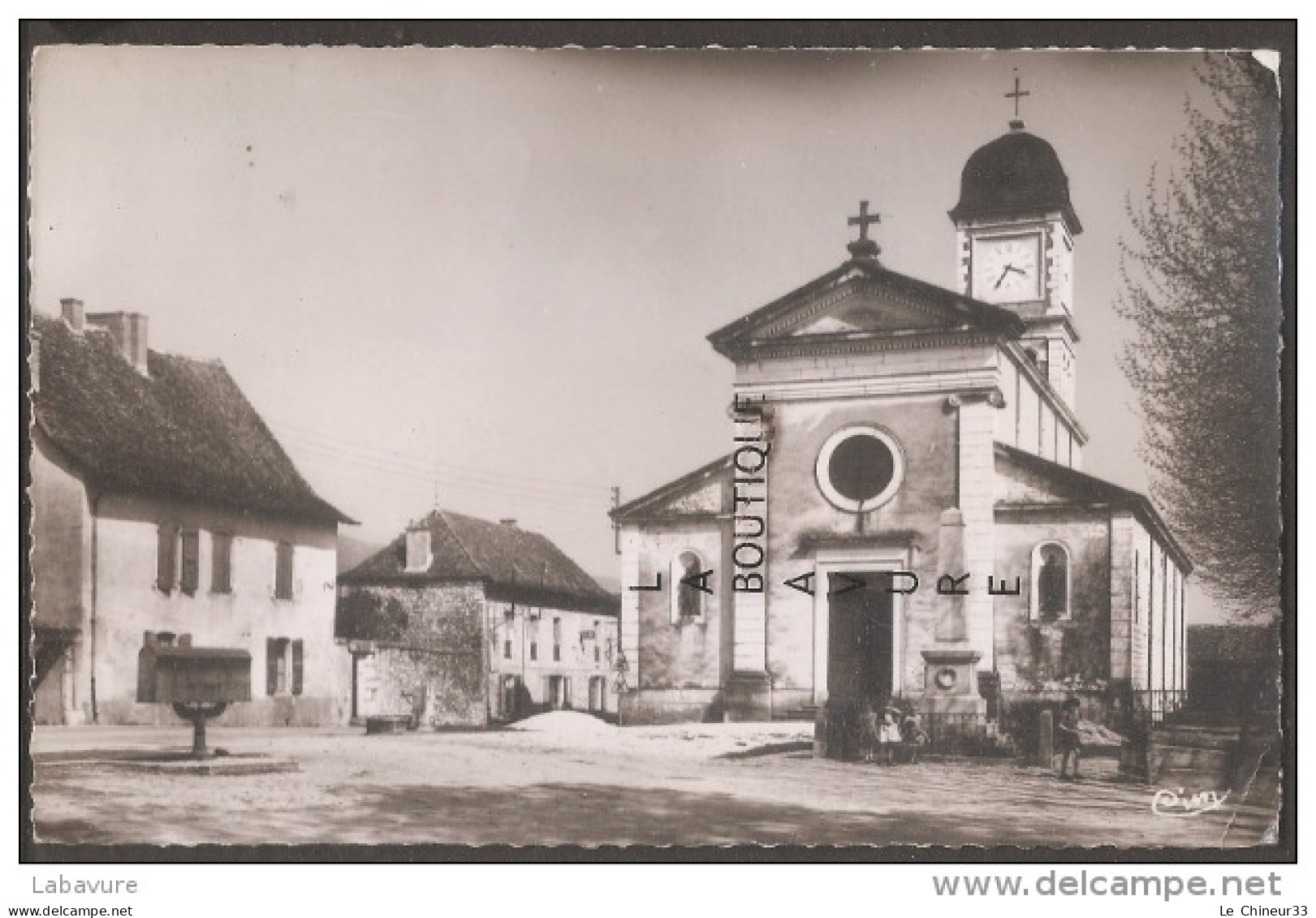 38----BRANGUES--L'Eglise ,la Place  Le Monument Aux Morts---bascule--cpsm Pf - Brangues