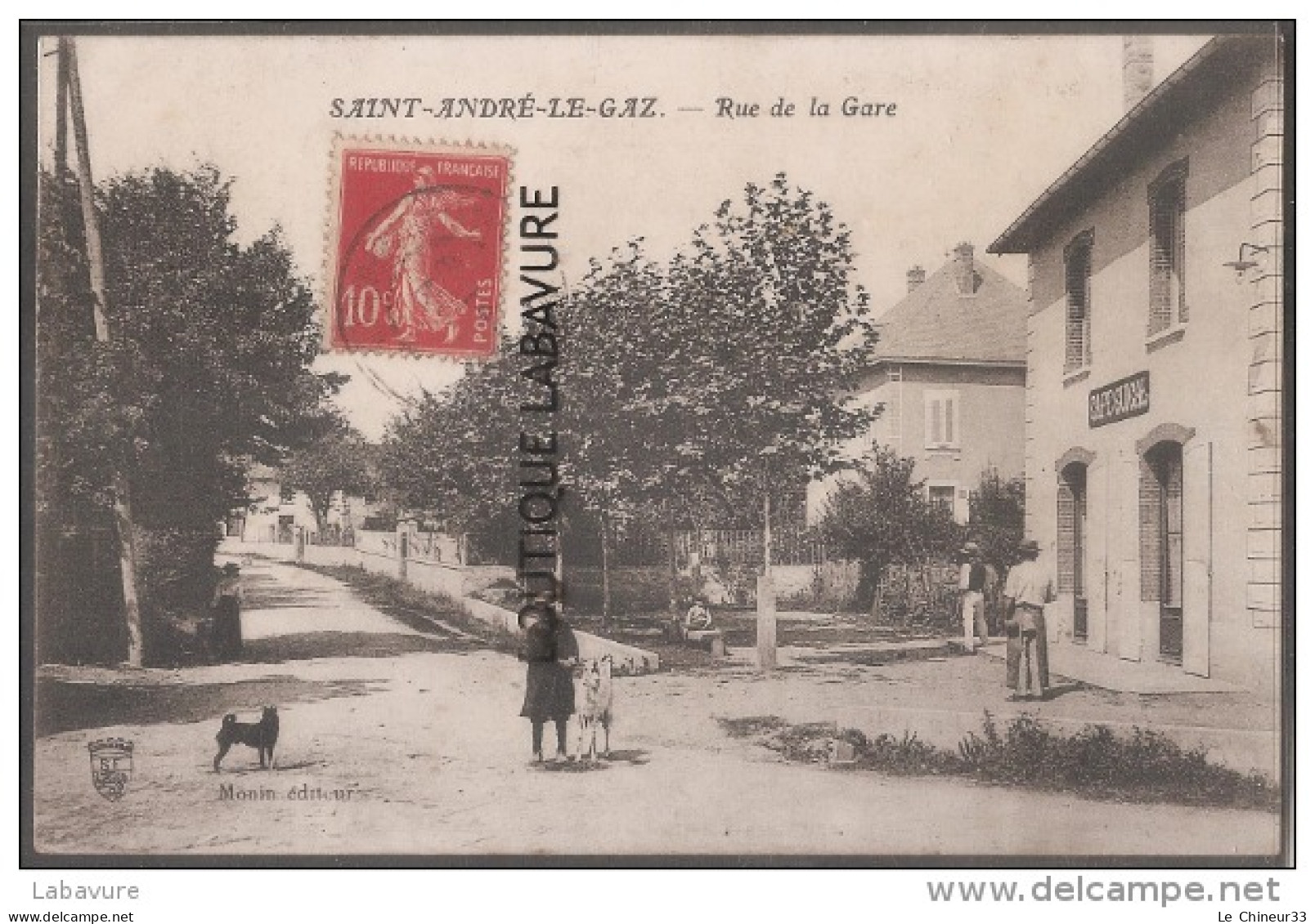 38----SAINT ANDRE LE GAZ---Rue De La Gare---animé - Saint-André-le-Gaz