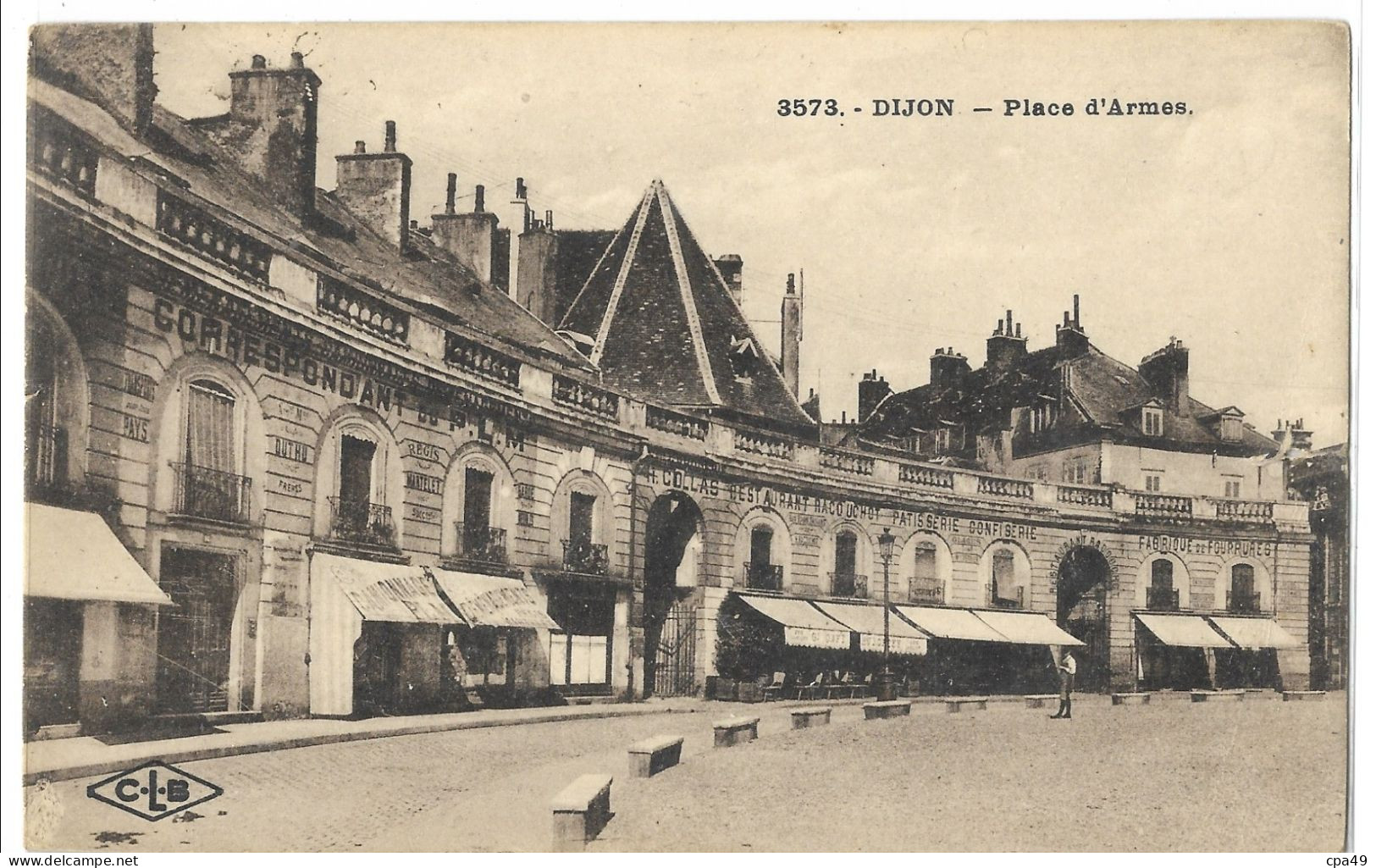 21    DIJON  PLACE  D' ARMES - Dijon