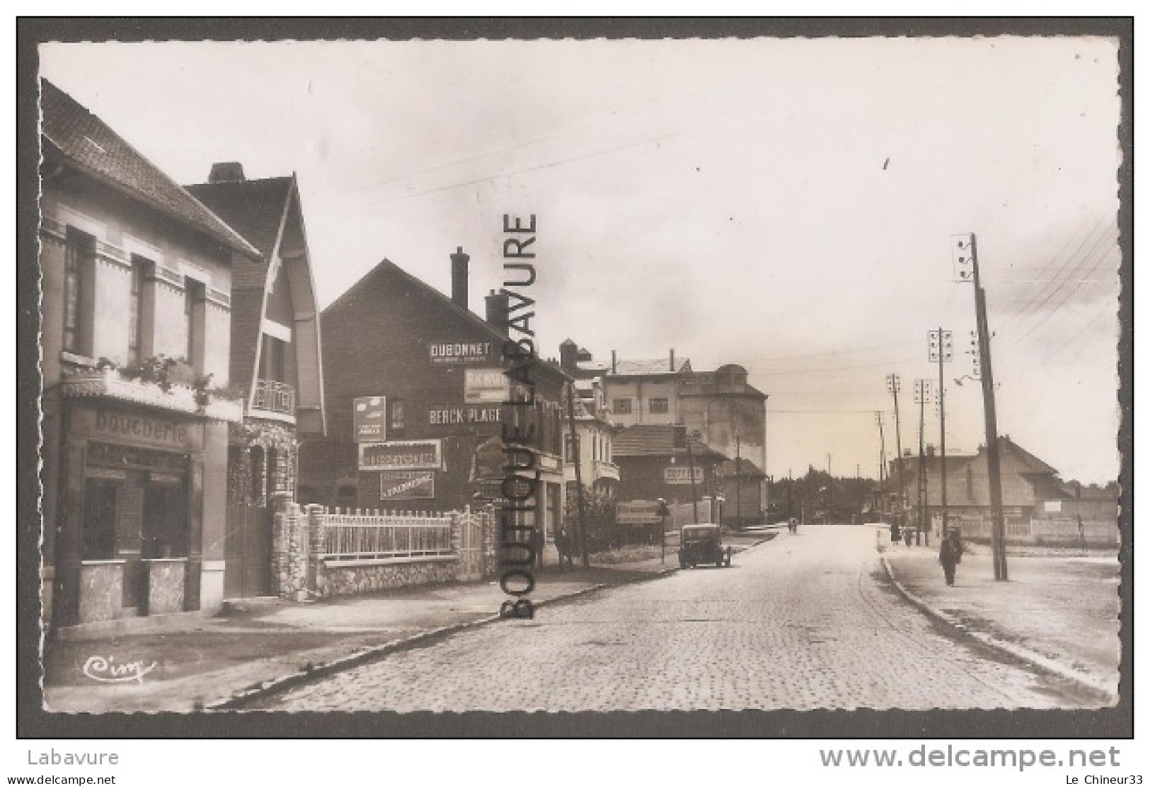 62--SAINT LAURENT BLANGY--Place De L'Eglise-commerce-Boucherie---pubs--auto--cpsm Pf - Saint Laurent Blangy