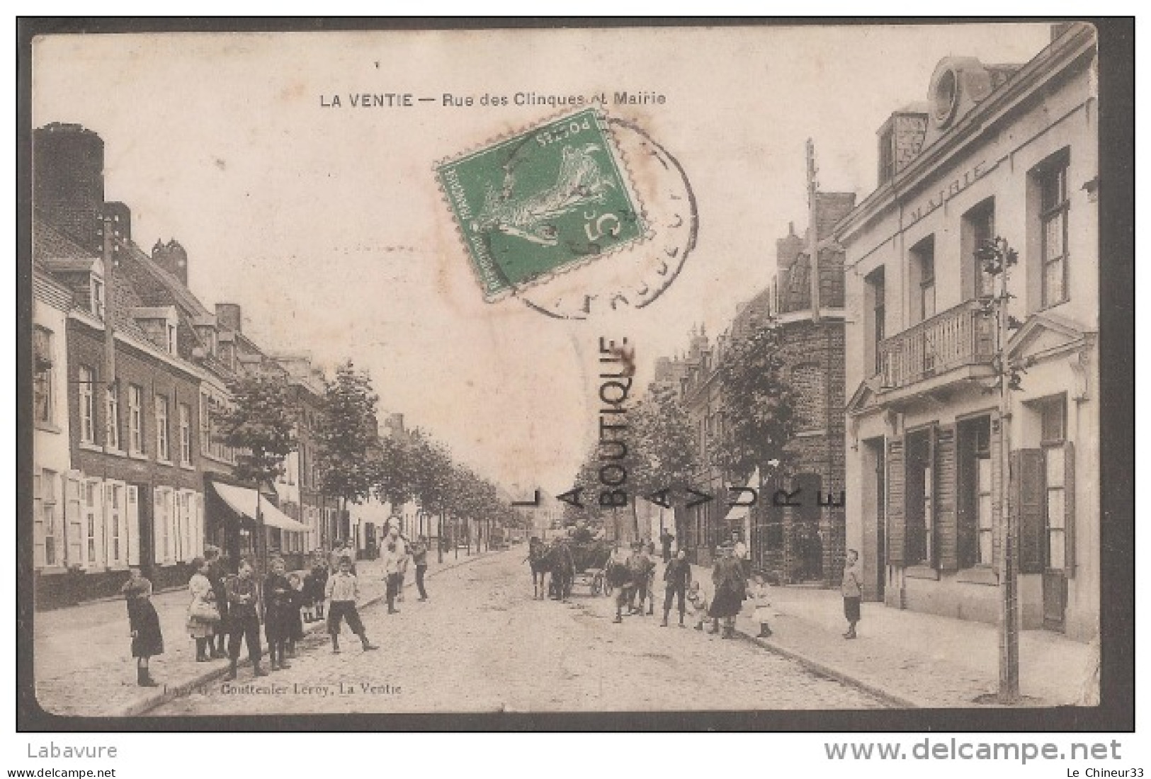 62 -LAVENTIE-(LA VENTIE Sur La Carte) Rue Des Clinques Et Mairie--attelage-animé - Laventie