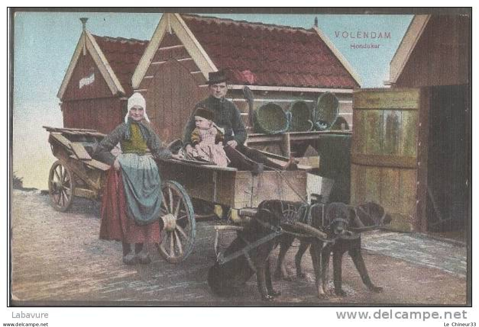 PAYS-BAS--VOLENDAM--Honde Kar--attelage De Chiens --beau Plan Colorisé - Shopkeepers