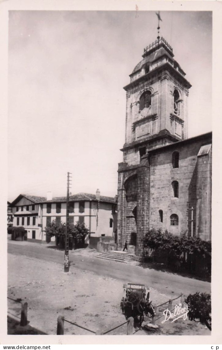 Urrugne - Le Clocher Basque Et La Place  - CPSM °J - Urrugne