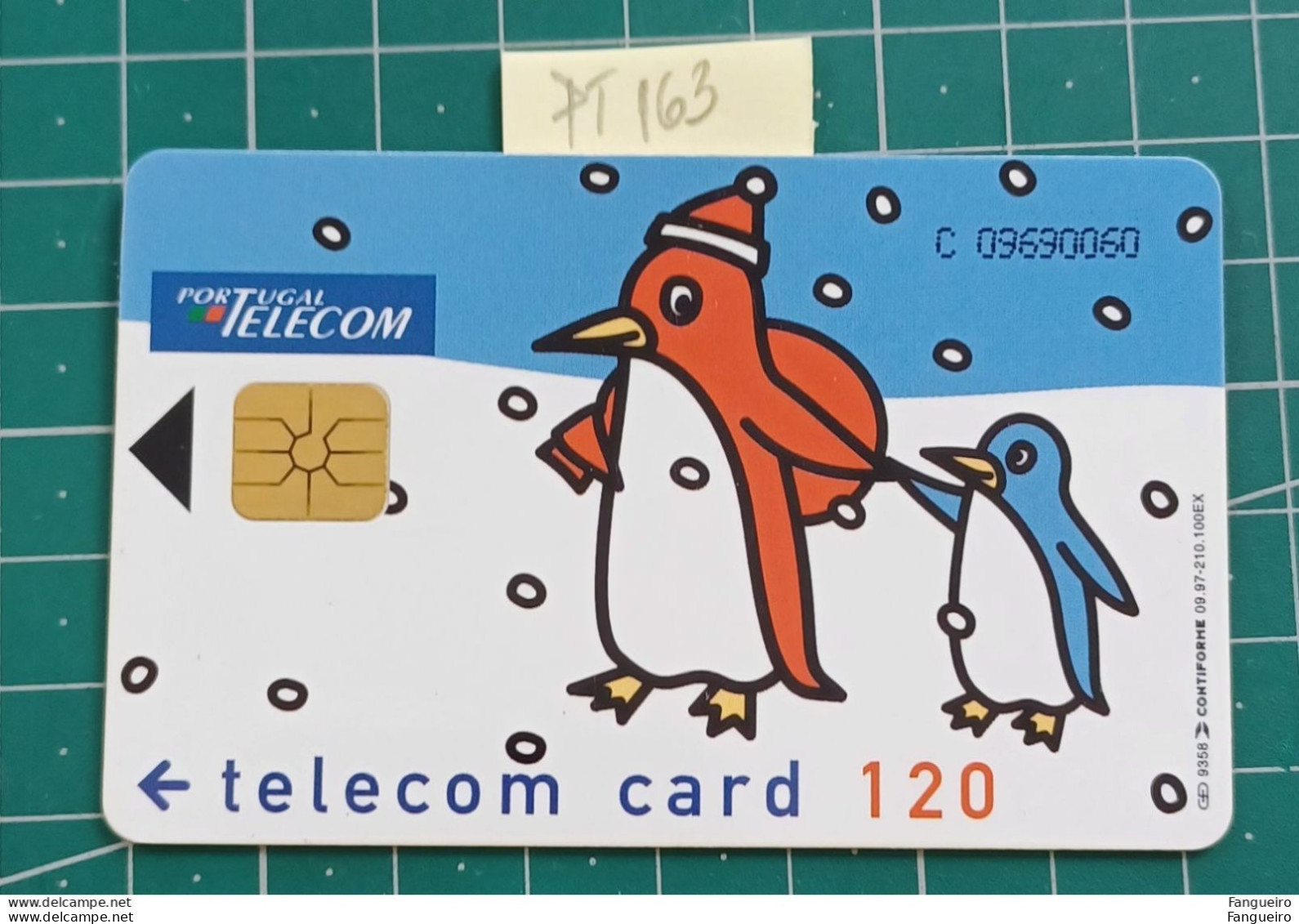 PORTUGAL USED PHONECARD PT163 CHRISTMAS 97 PENGUIN - Portugal