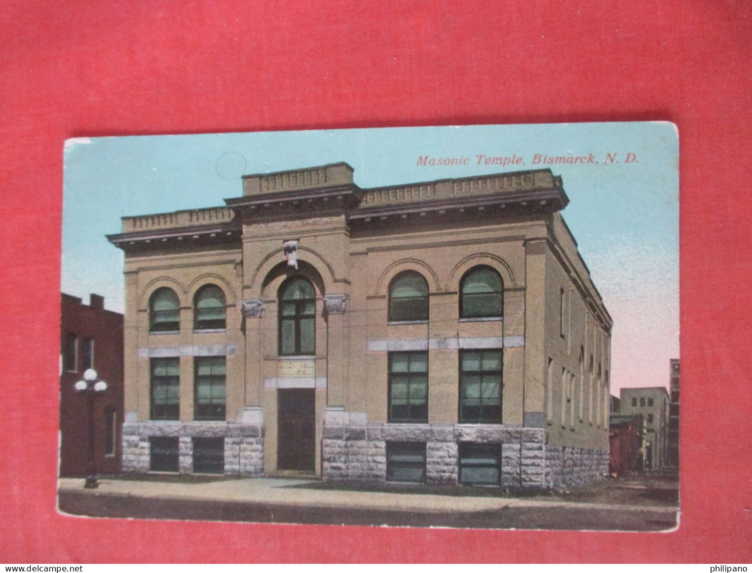 Masonic Temple.  Bismarck  North Dakota > Bismark  Stain & Paper Peel On Back.   Ref 6176 - Bismark