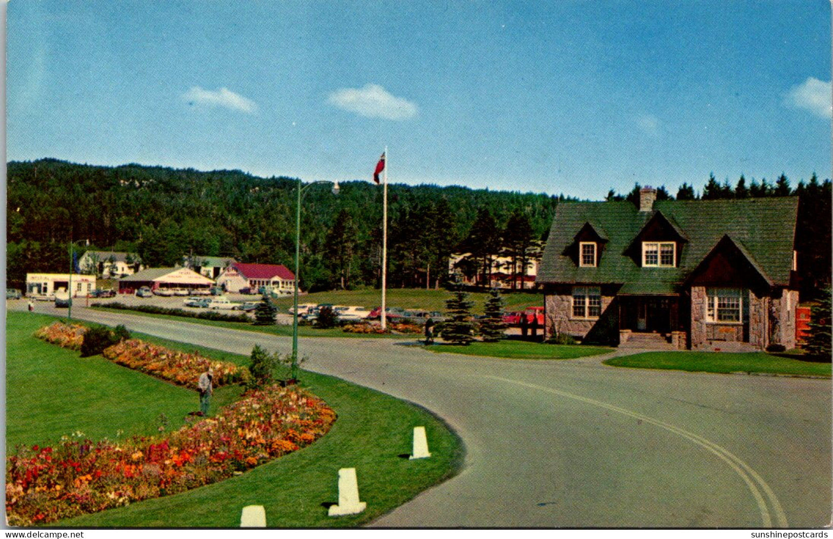 Canada New Brunswick Alma Fundy National Park Eastern Entrance With Administration Building And Park Shopping Center - Andere & Zonder Classificatie