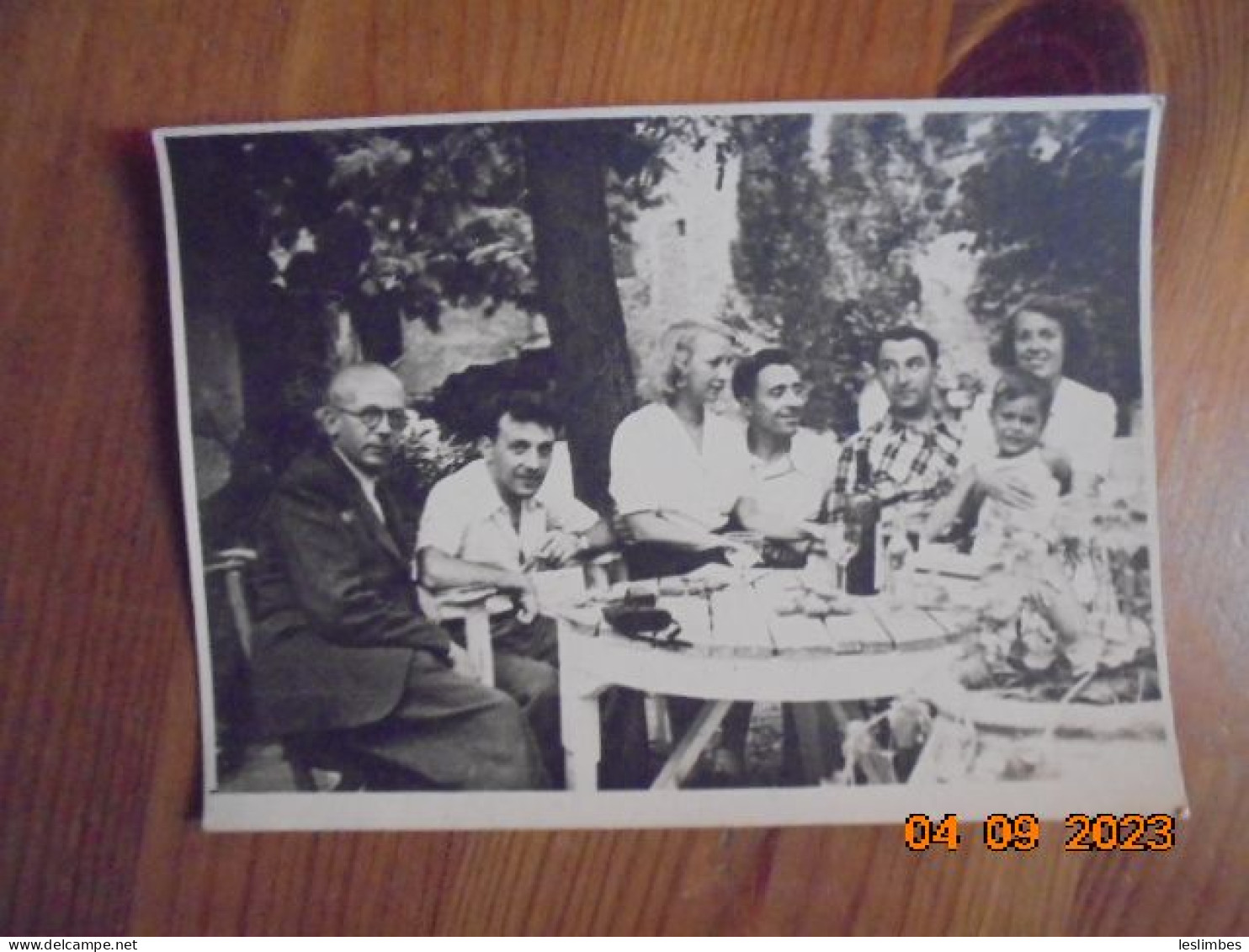 RPPC Carte Photo Circa 1950. Famille En Fete - Nino Cordovado Et Andre Roussy (a Gauche) - Recepties