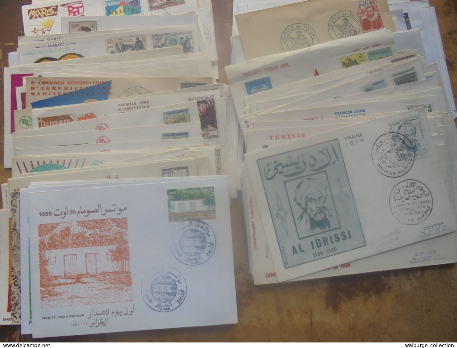 +++ALGERIE-TUNISIE-MAROC  BEAU LOT de 127 FDC+++ (Lire ci-bas)