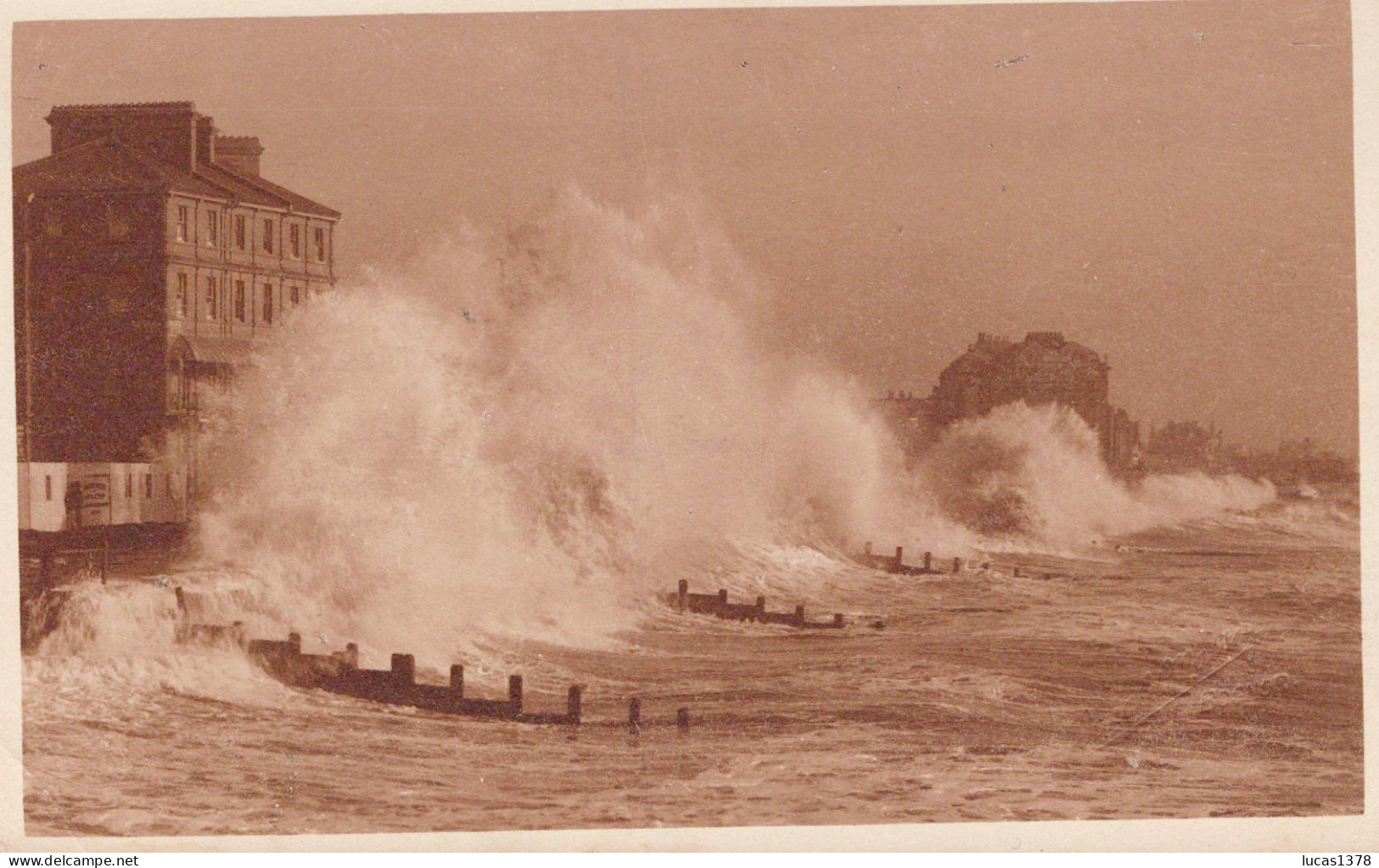 RARE FOTO CARD / DONALD MASSEY / BOGNOR / BEACH AND PROMENADE BY STORM - Bognor Regis