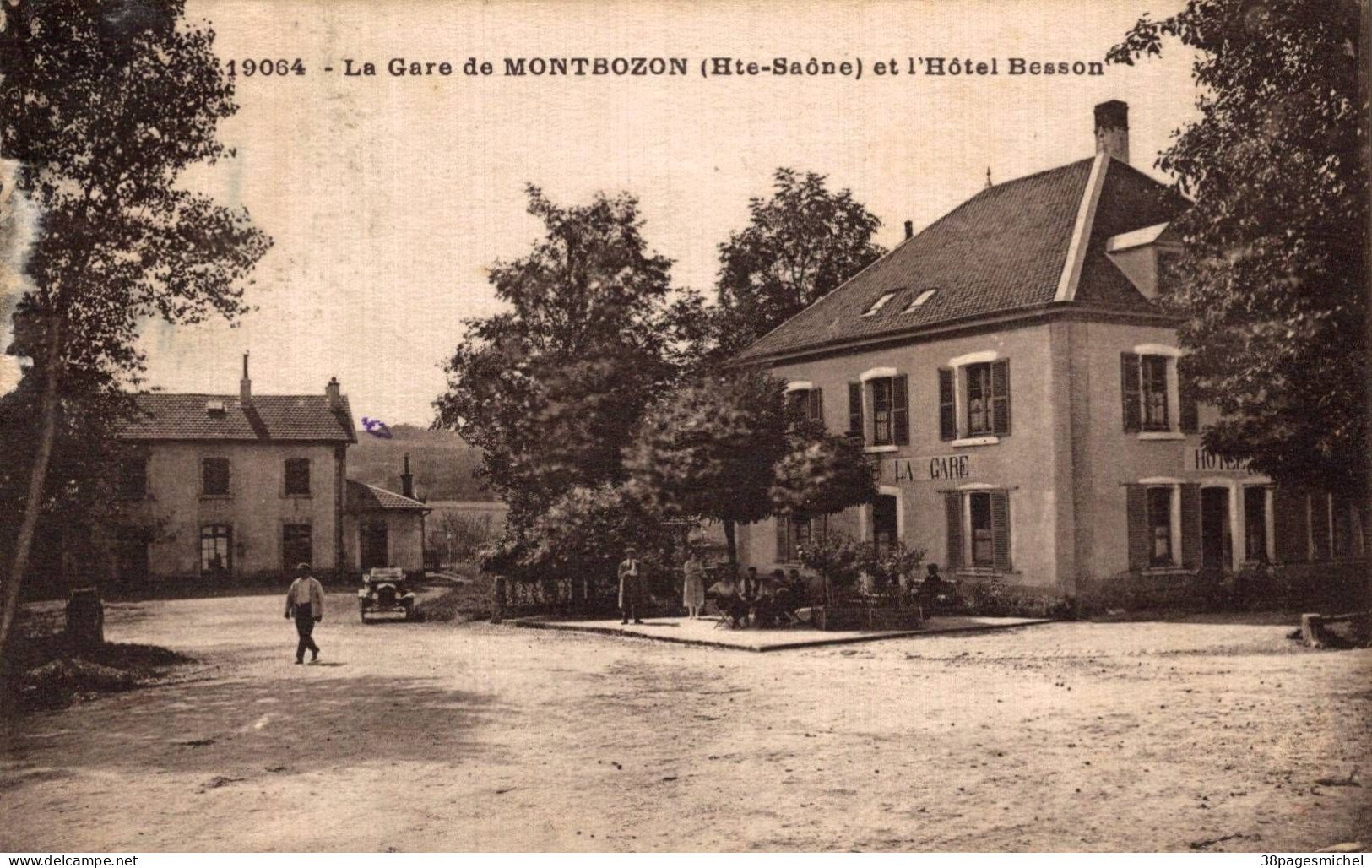 J0909 - La Gare De MONTBOZON - D70 - Et L'Hôtel Besson - Montbozon