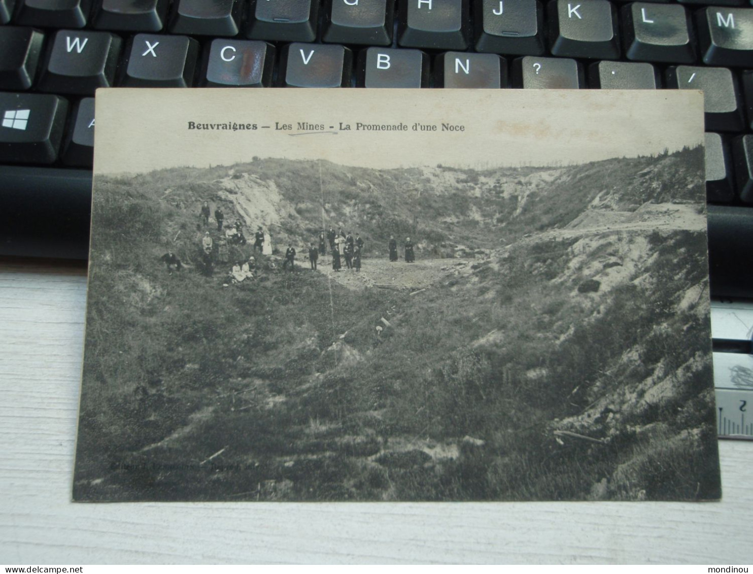 Cpa 80 - BEUVRAIGNES Les Mines - La Promenade D'une Noce. 1920, Petit Tampon Bleu JL - Beuvraignes