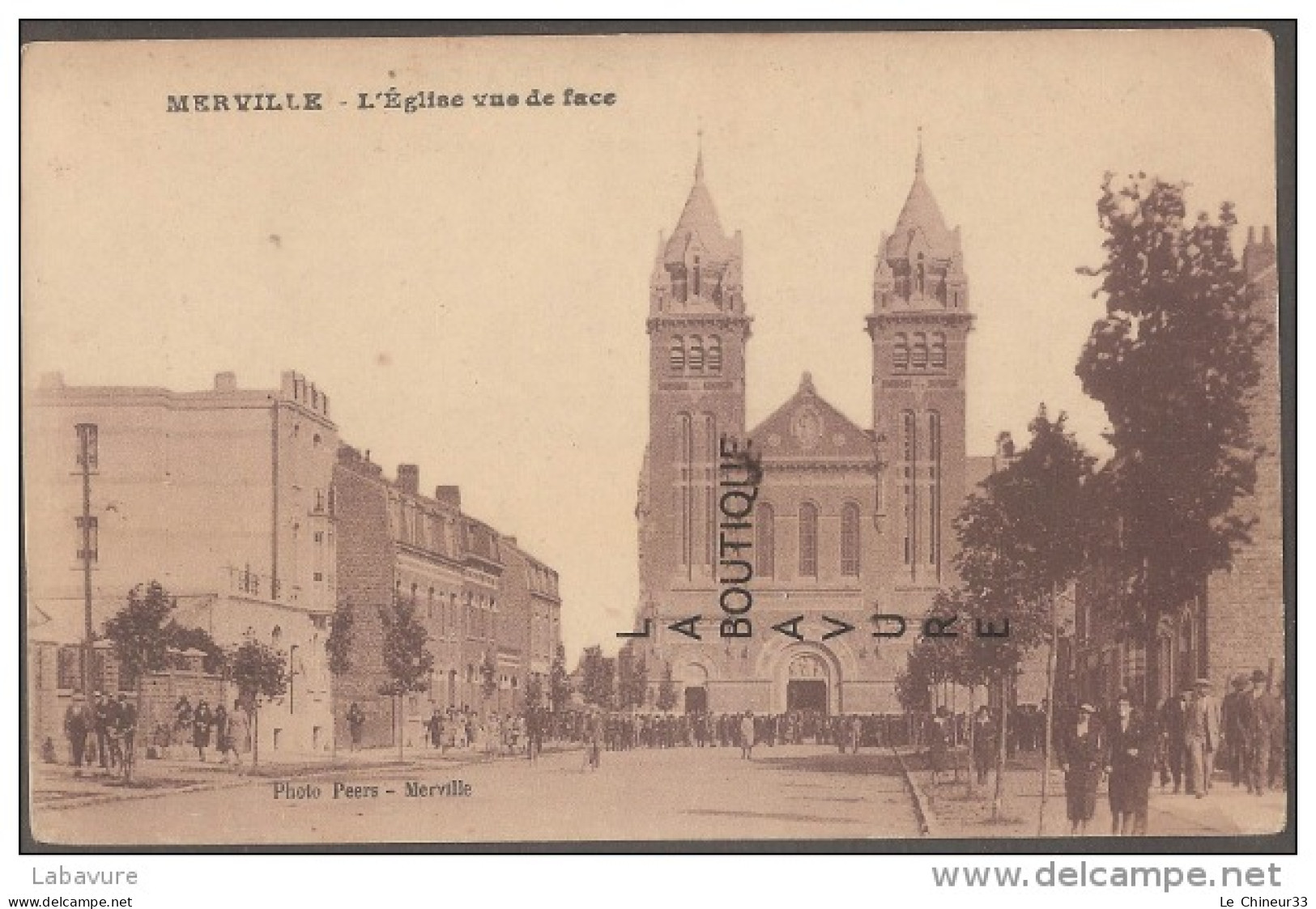 59----MERVILLE--L'Eglise Vue De Face--animé--sortie De Messe-pas Courante - Merville