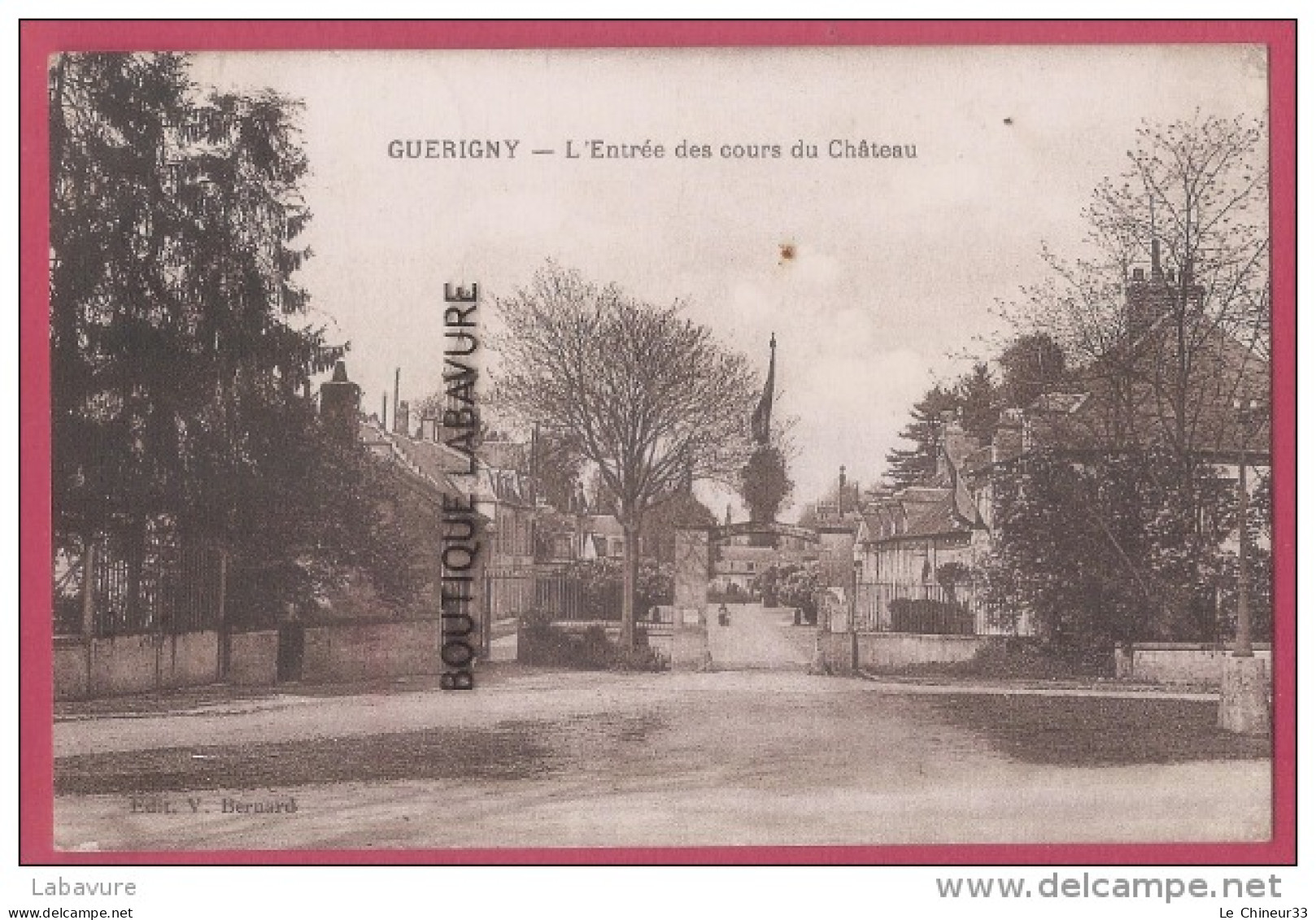 58 - GUERINY--L'Entrée Des Cours Du Chateau - Guerigny
