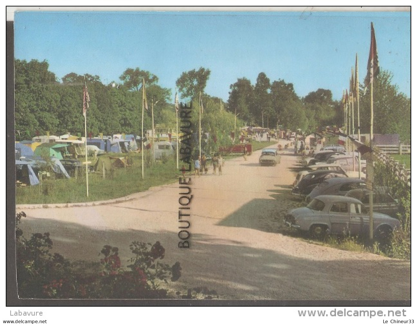 55----DUN SUR MEUSE--Lac Vert-Plage--Entrée Du Camping Et De La Plage--Tentes-caravanes--automobiles---cpm Gf - Dun Sur Meuse