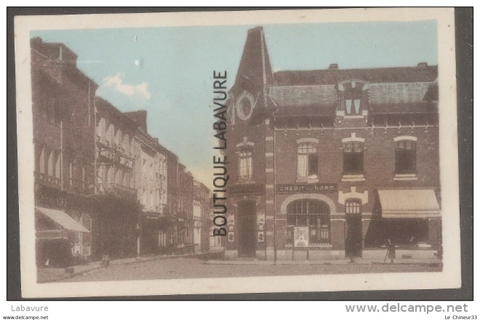 59--LANDRECIES--Rue Du Puit De La Croix--Crédit Du Nord--cpsm Pf Colorisée - Landrecies