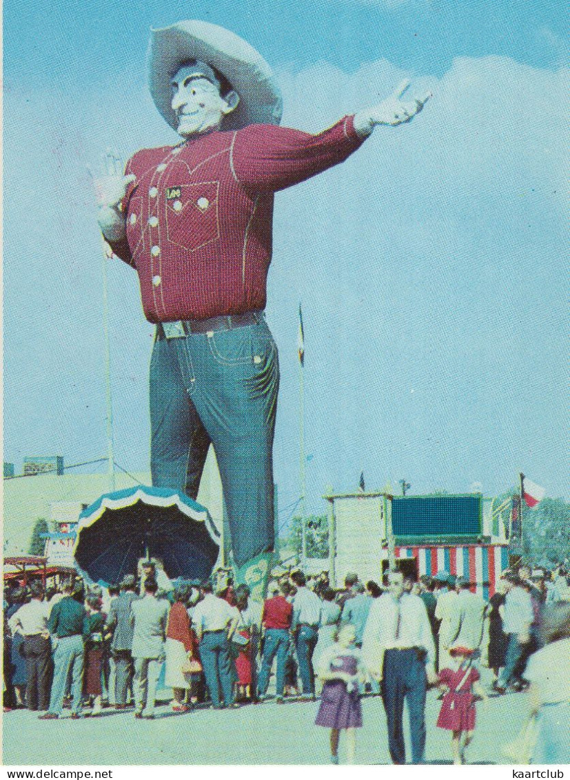 Greetings From Dallas, Texas: Republic National Bank And  'BIG TEX' A 52 Foot Tall Texas Cowboy - (USA) - Amérique