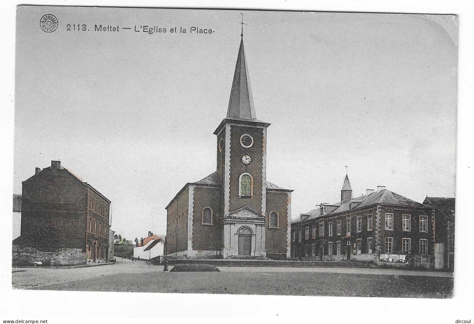 52396  Mettet  église Et  La Place   Couleur - Mettet