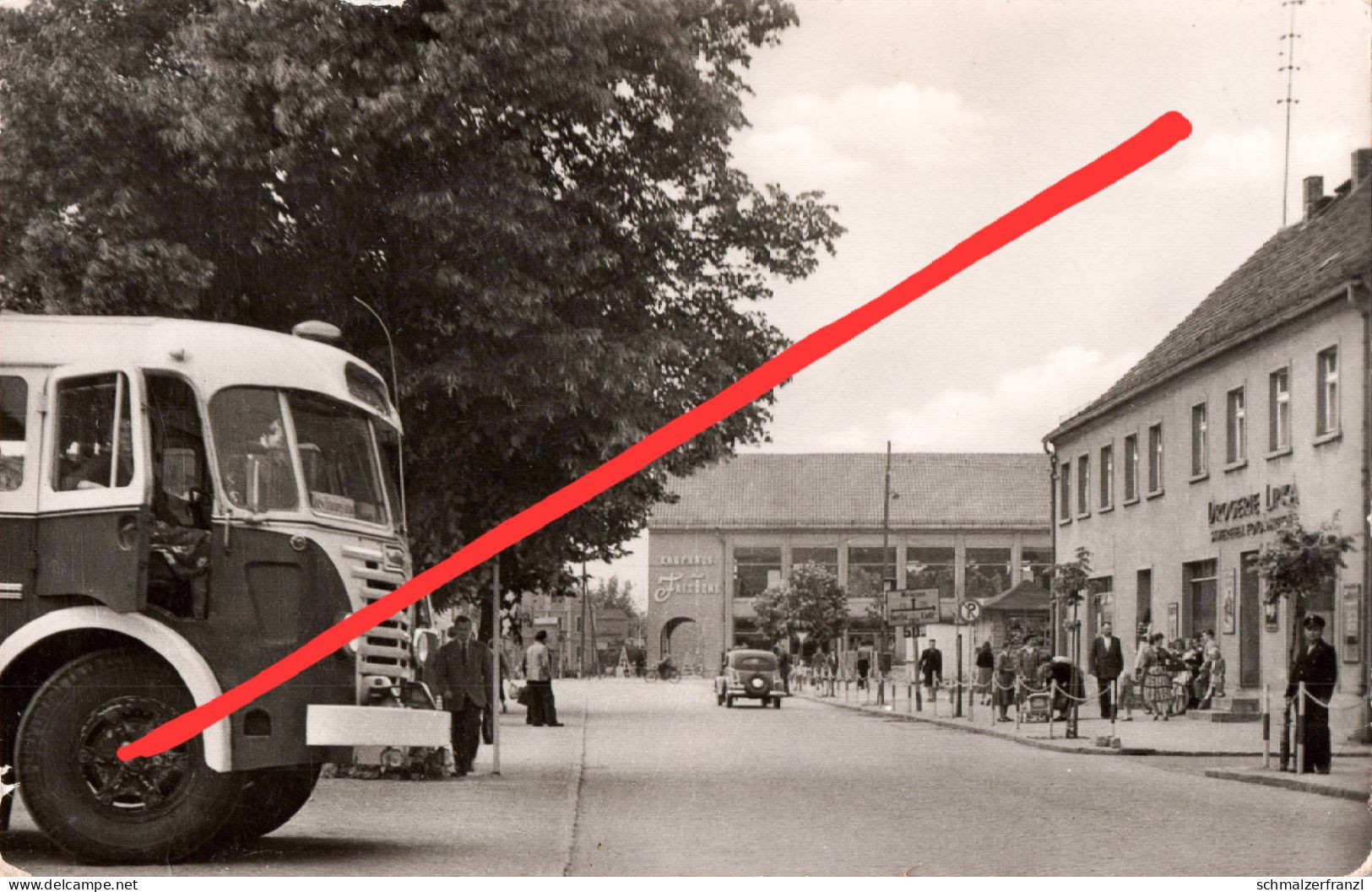 AK Seelow Mark Am Puschkin Platz Kaufhaus Des Friedens Drogerie Bus Autobus Omnibus A Mittelstraße Breite Straße DDR - Seelow