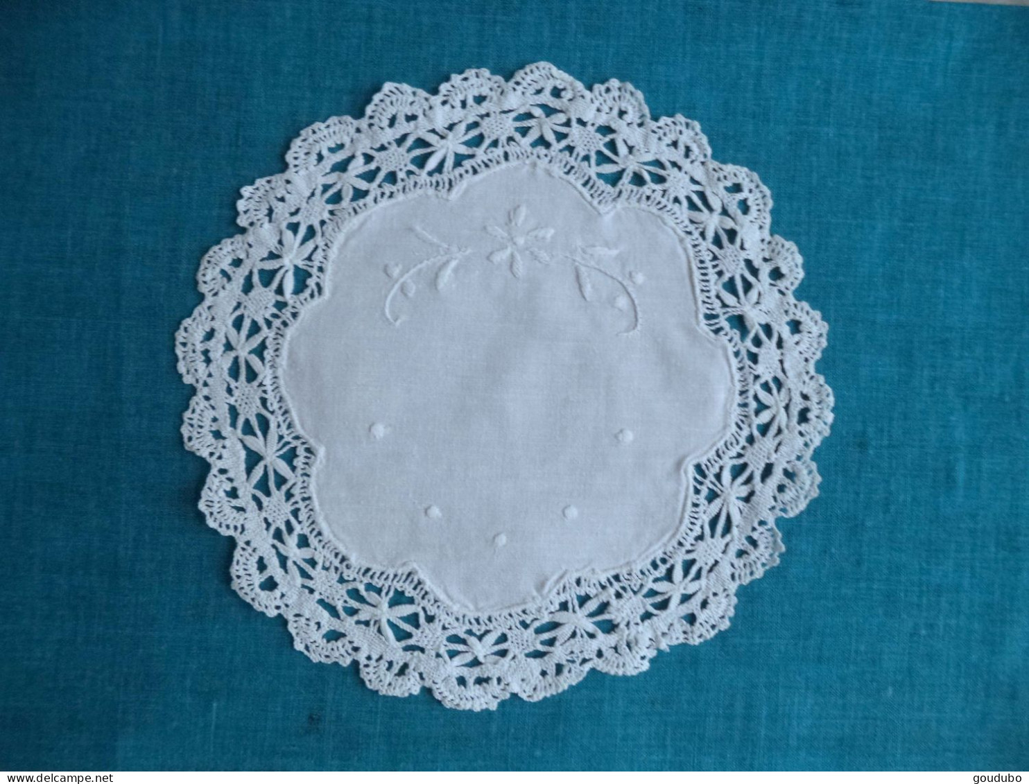 Napperon Rond Centre Lin Coton Broderie Craponne Plumetis Fleur Entour Aiguille Crochet Ajouré Finement. - Napperons