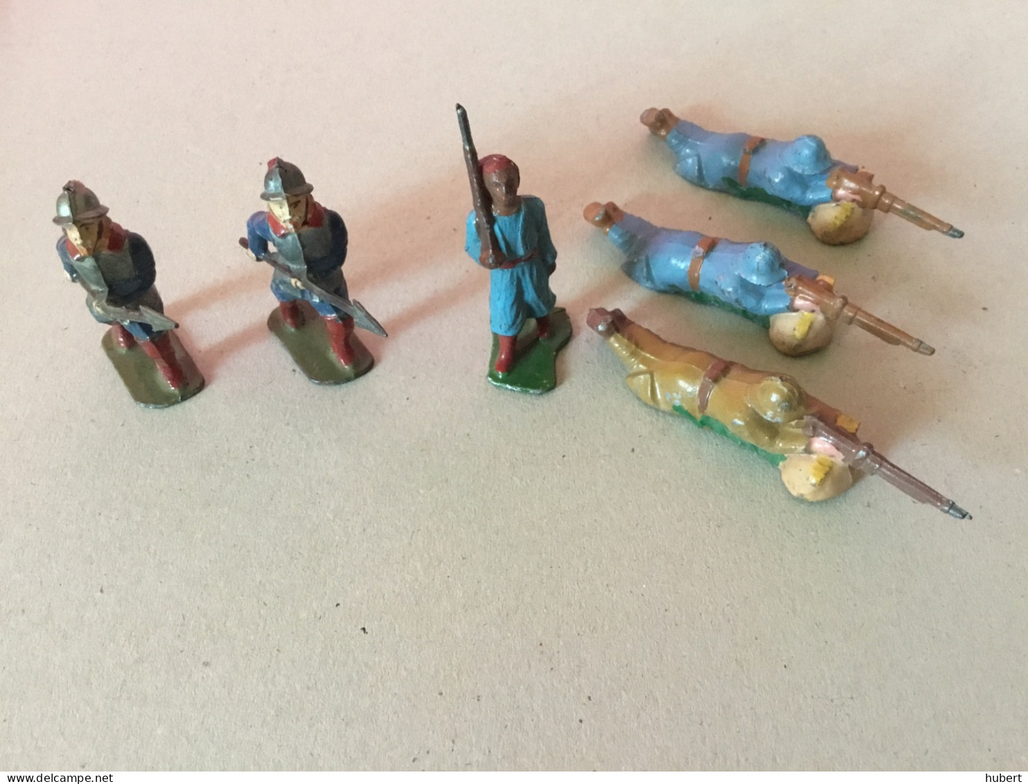 Lot De 2 Lanciers,1 Zouave Et 3 Fusiliers En Plomb - Tin Soldiers