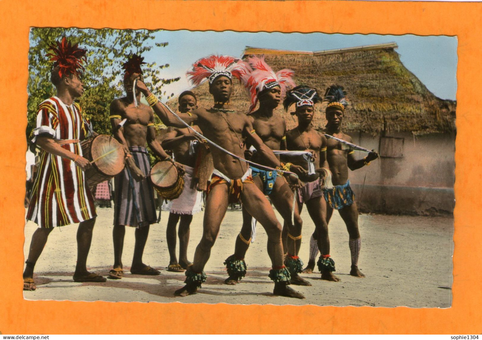 GROUPE DE  DANSEURS AFRICAINS   - AFRIQUE EN COULEURS - - Africa
