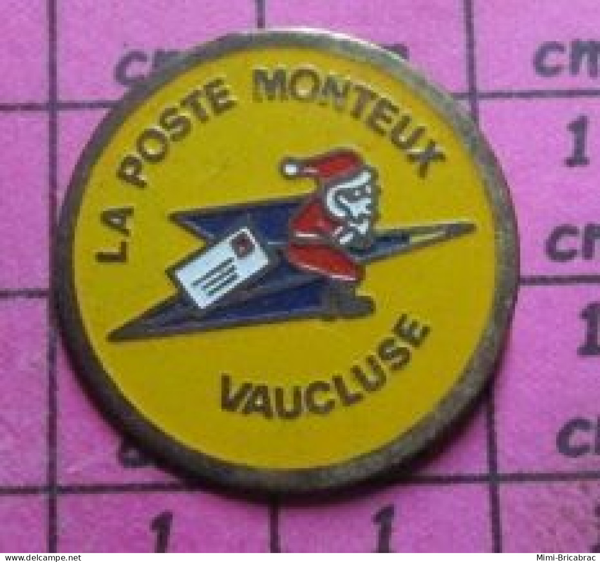 1718c  Pin's Pins / Beau Et Rare / NOEL / PERE NOEL LA POSTE MONTEUX VAUCLUSE - Christmas