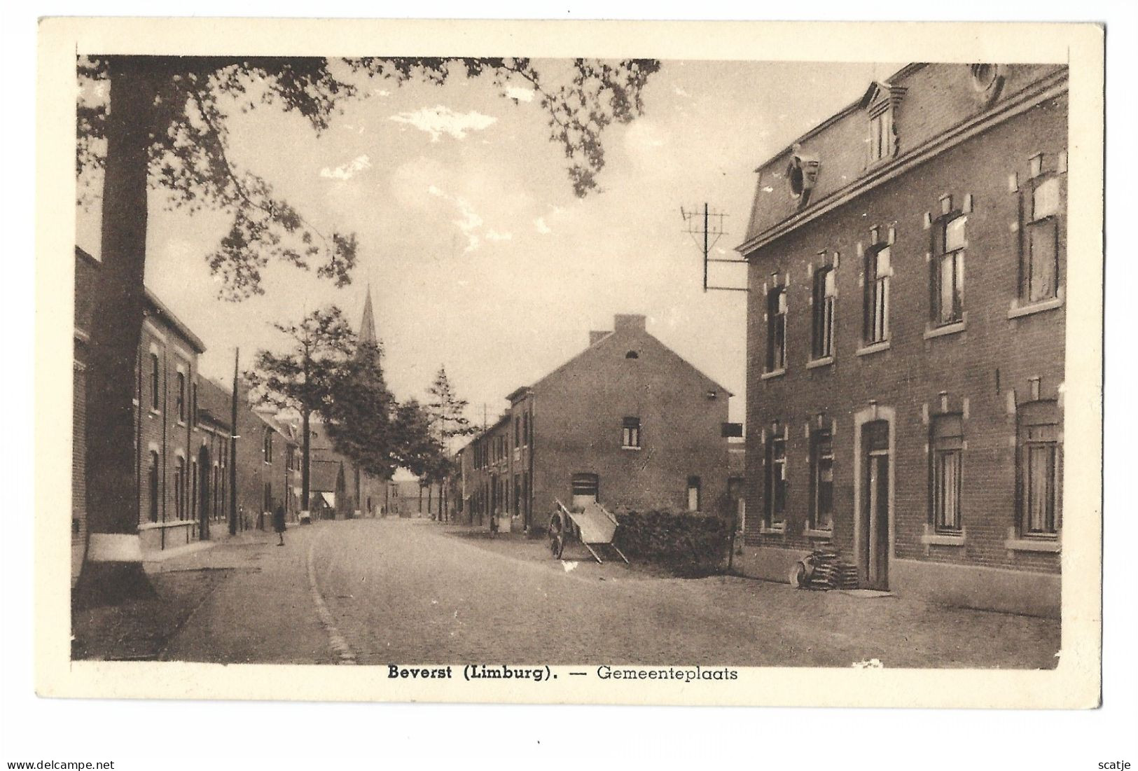 Beverst  (Limburg).   -    Gemeenteplaats - Bilzen