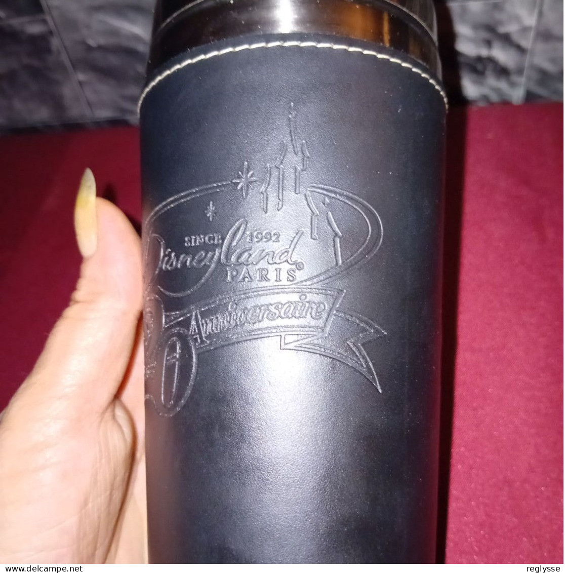 mug de voyage noir Disneyland Paris  20  eme anniversaire