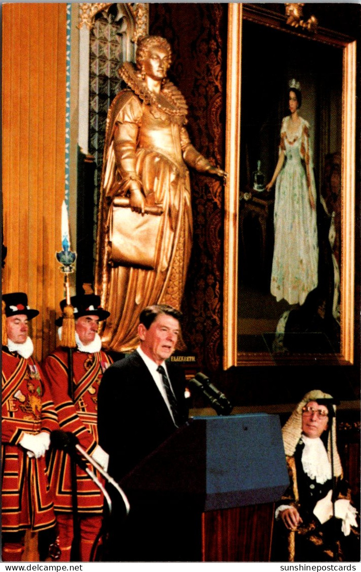 President Ronald Reagan Speaking In Westminster Abbey's Royal Gallery London England - Presidenti