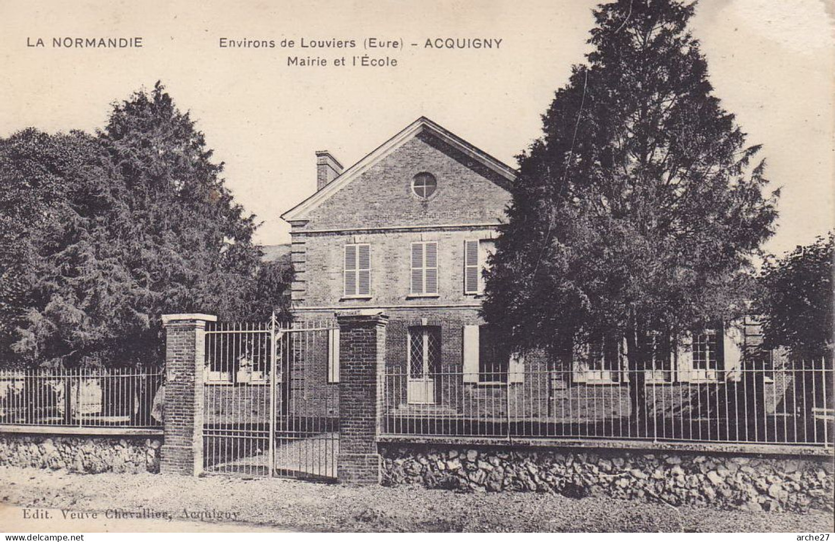 CPA - 27- ACQUIGNY -  Mairie Et L'école - 1 - Acquigny