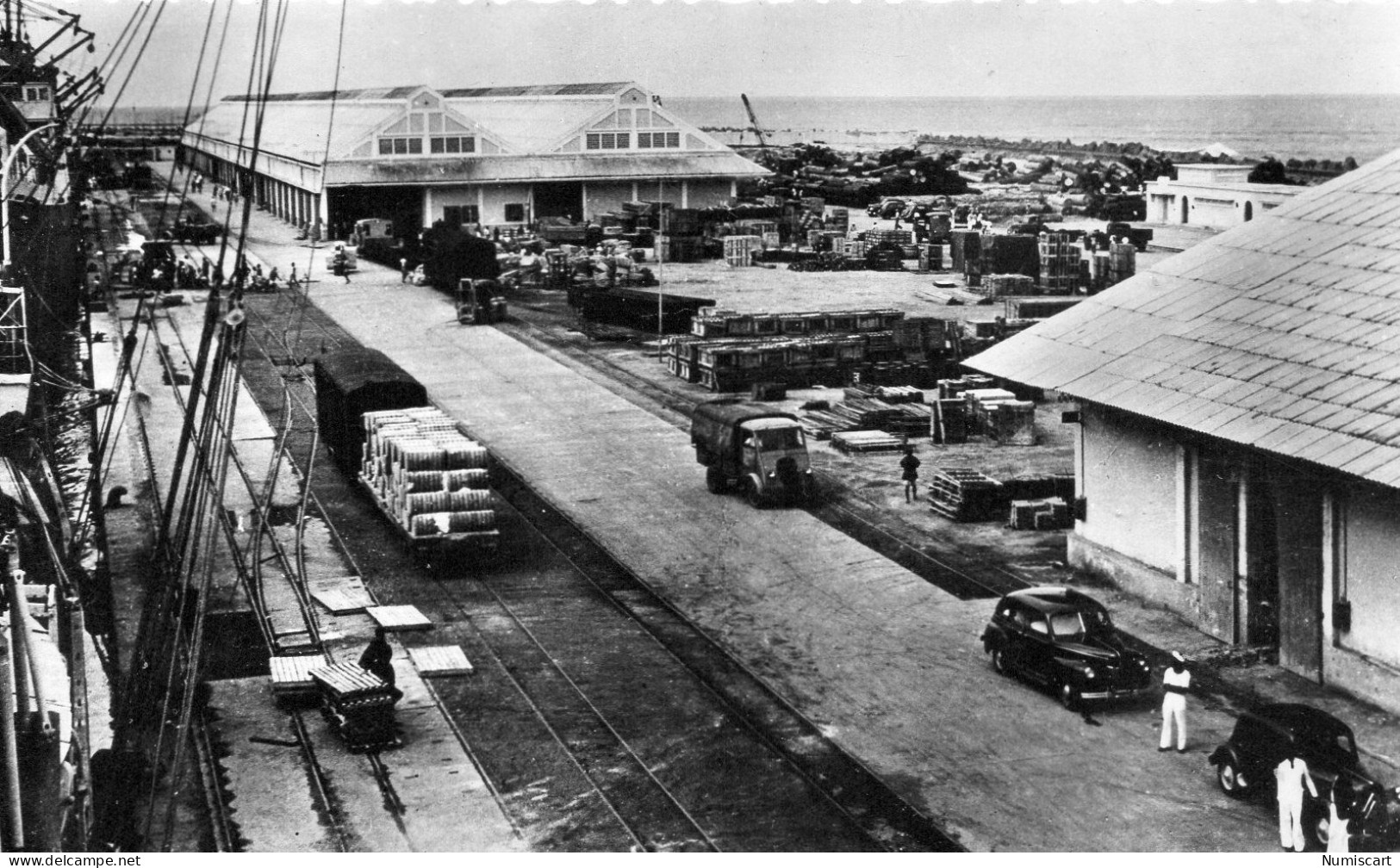 Pointe-Noire Animée Belle Vue Du Port Voitures Camion - Pointe-Noire