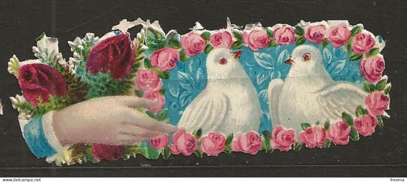 Découpis Gaufrée Colombe Entourées De Fleurs Année 1900 - Fiori