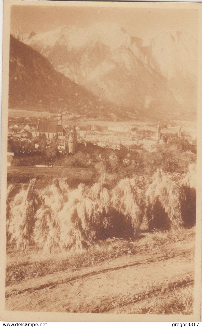 D4603) HALL In Tirol - Original FOTO AK - Heu In Der Wiese - Richtung Kirche U. Häuser Mit Bergen 1918 - Hall In Tirol