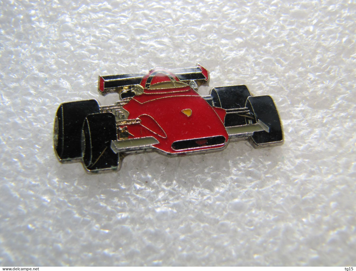 PIN'S     FORMULE 1  FERRARI - Ferrari