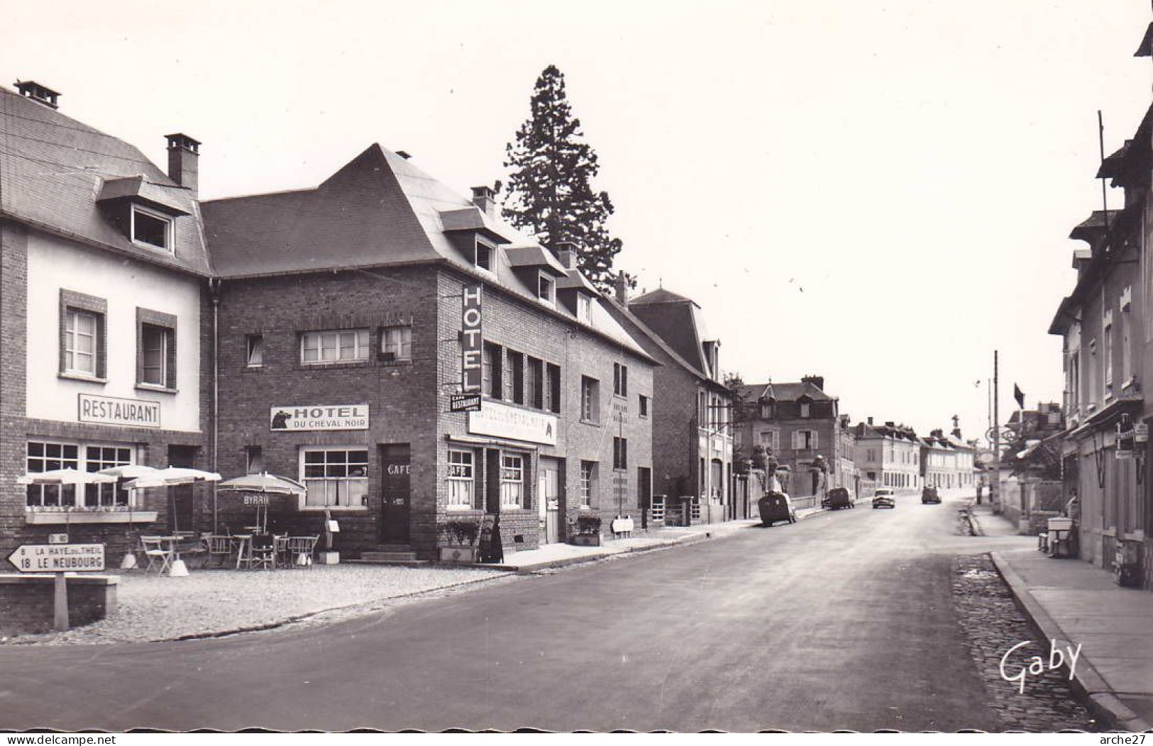 CPA - CPSM - 27 - BOURTHEROULDE - L'hôtel Du Cheval Noir Et La Poste - 9 - Bourgtheroulde