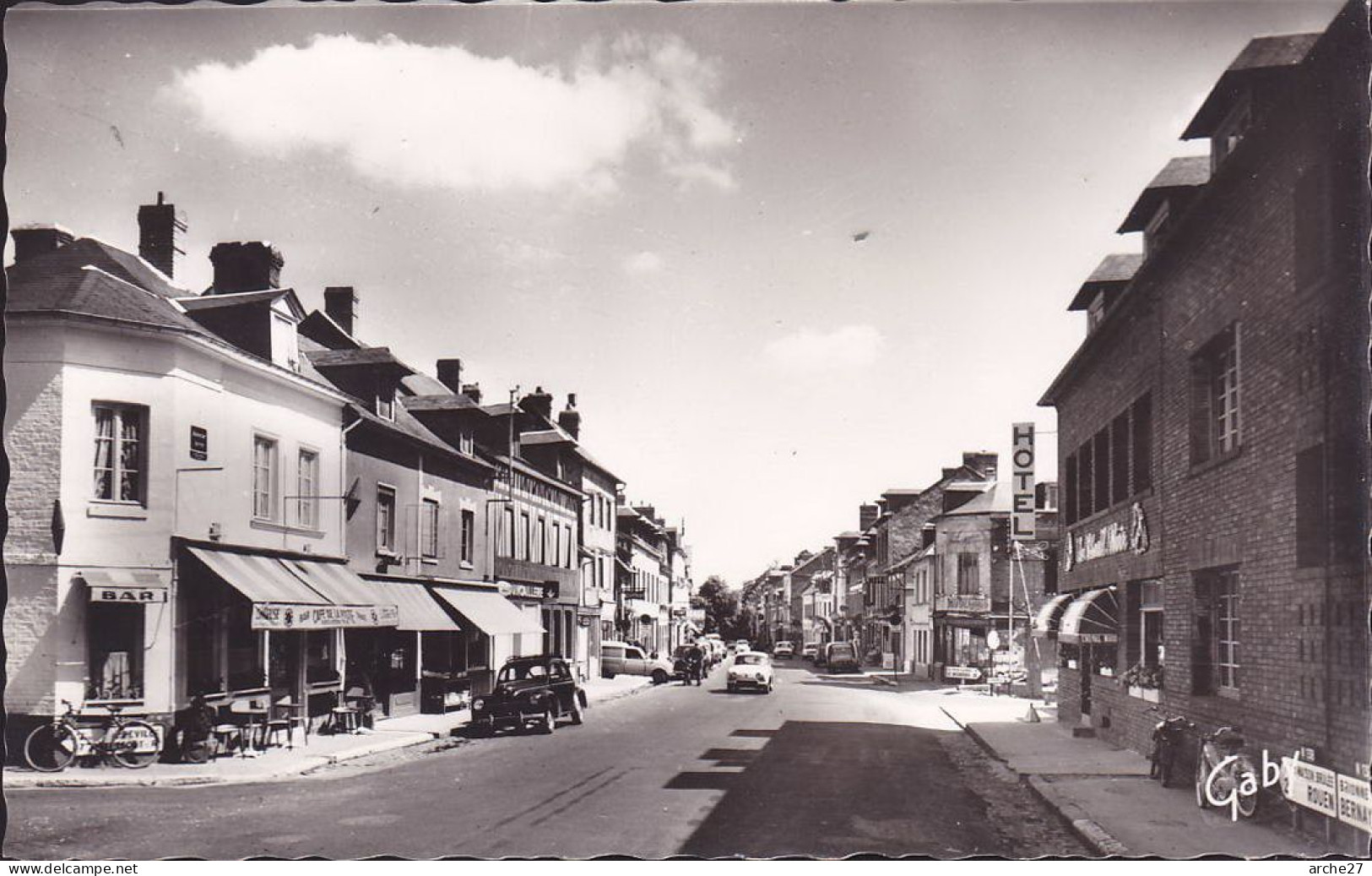 CPA - CPSM - 27 - BOURTHEROULDE -  Grande Rue - 4 - Bourgtheroulde